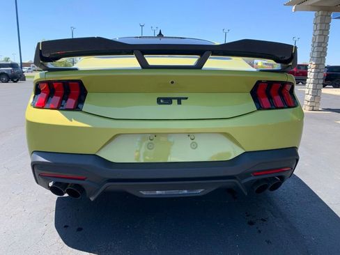 Used 2025 Ford Mustang GT Premium RWD image 4