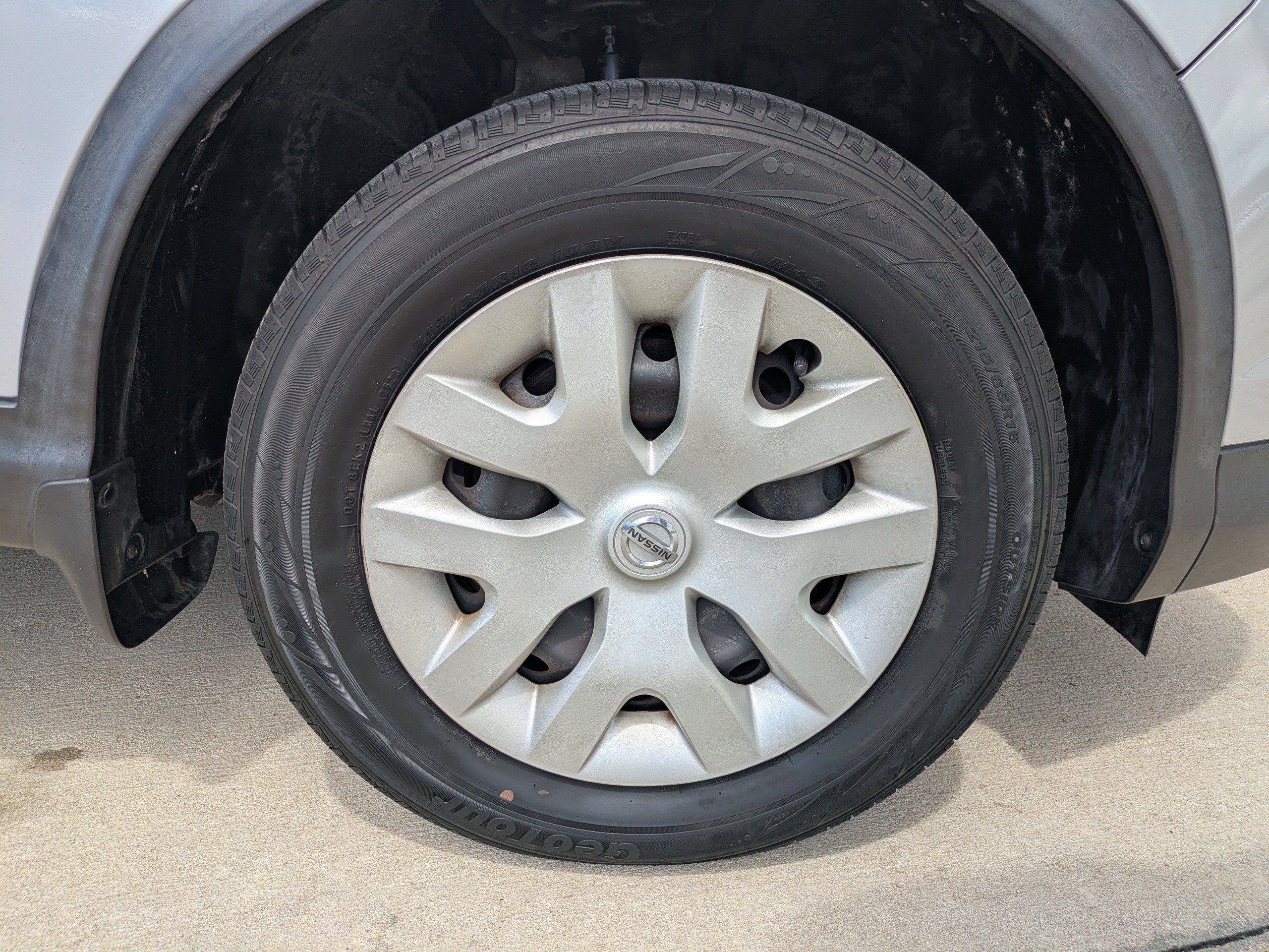 Used 2019 Nissan Rogue Sport S FWD image 9