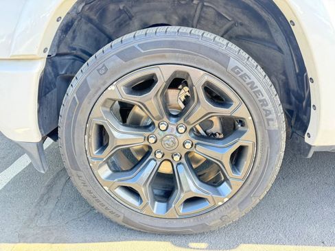 Used 2022 RAM 1500 Limited AWD/4WD image 9