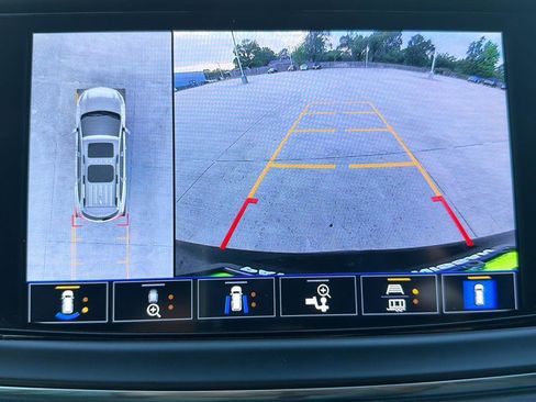 Used 2022 Buick Enclave Premium w/ Experience Buick Package FWD image 5