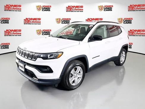 Used 2022 Jeep Compass Latitude w/ Sun and Sound Group image 14