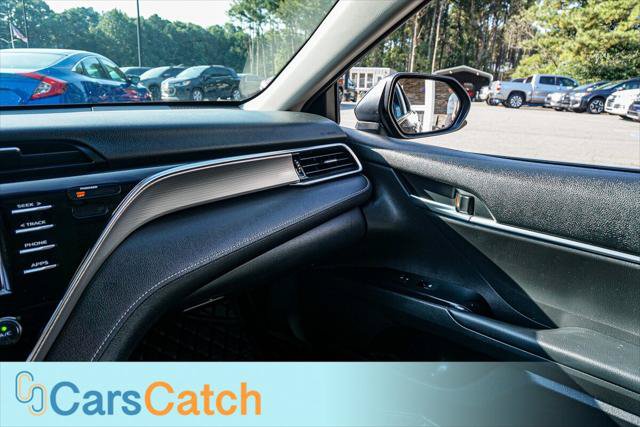 Used 2018 Toyota Camry SE FWD image 30