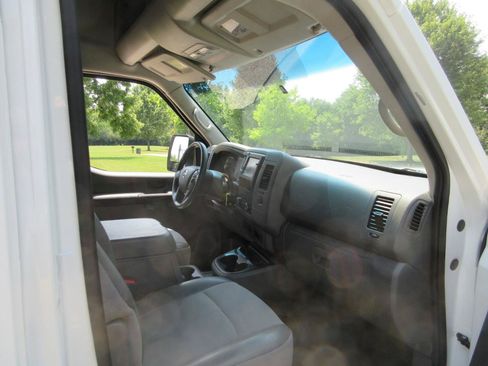 Used 2020 Nissan NV 2500 SV RWD image 39