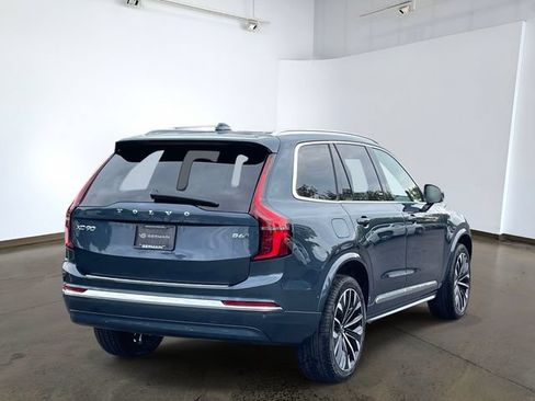 Used 2026 Volvo XC90 B6 Plus w/ Protection Package Premier AWD/4WD image 4