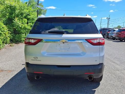 Used 2018 Chevrolet Traverse LT FWD image 5
