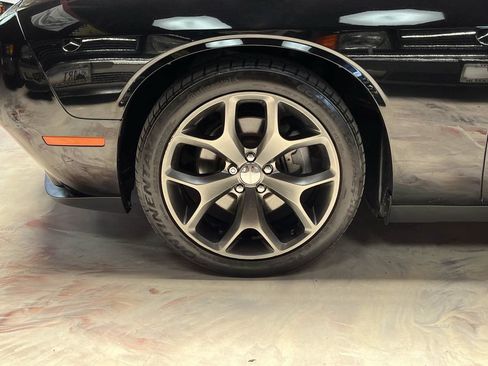 Used 2015 Dodge Challenger SXT Plus RWD image 31