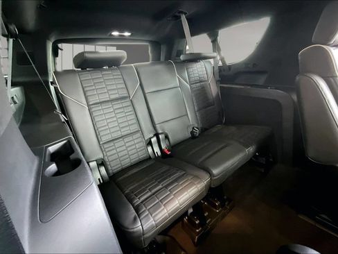 Certified 2024 Cadillac Escalade ESV Sport Platinum w/ Heavy-Duty Trailer Package AWD/4WD image 30
