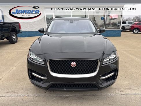Used 2017 Jaguar F-PACE R-Sport image 2