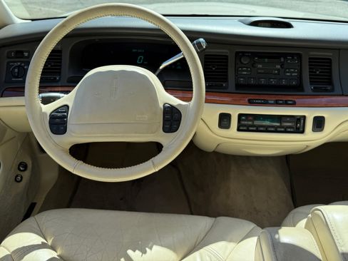 Used 1996 Lincoln Town Car Cartier image 9