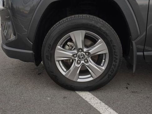 Used 2022 Toyota RAV4 XLE w/ Convenience Package image 10