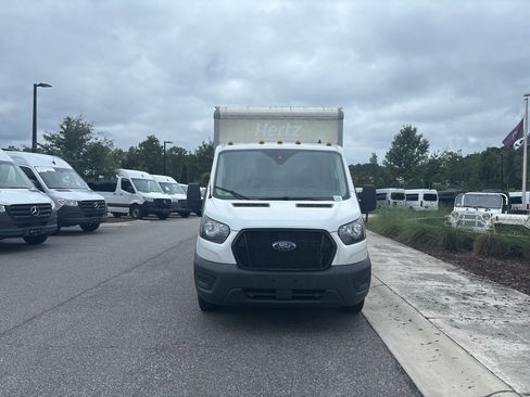 Used 2022 Ford Transit 350 DRW image 9