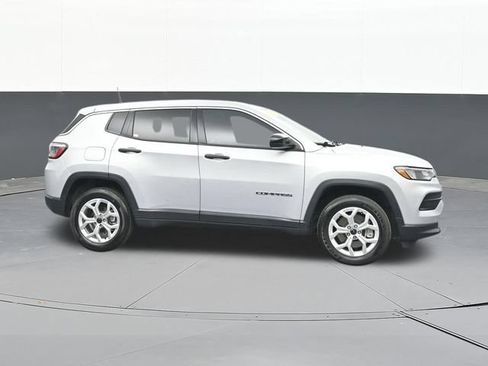Used 2025 Jeep Compass Sport AWD/4WD image 17