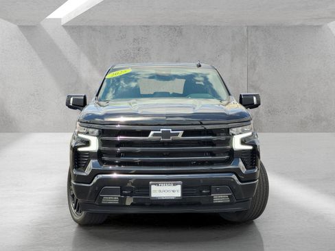 Used 2025 Chevrolet Silverado 1500 High Country w/ Midnight Edition AWD/4WD image 3