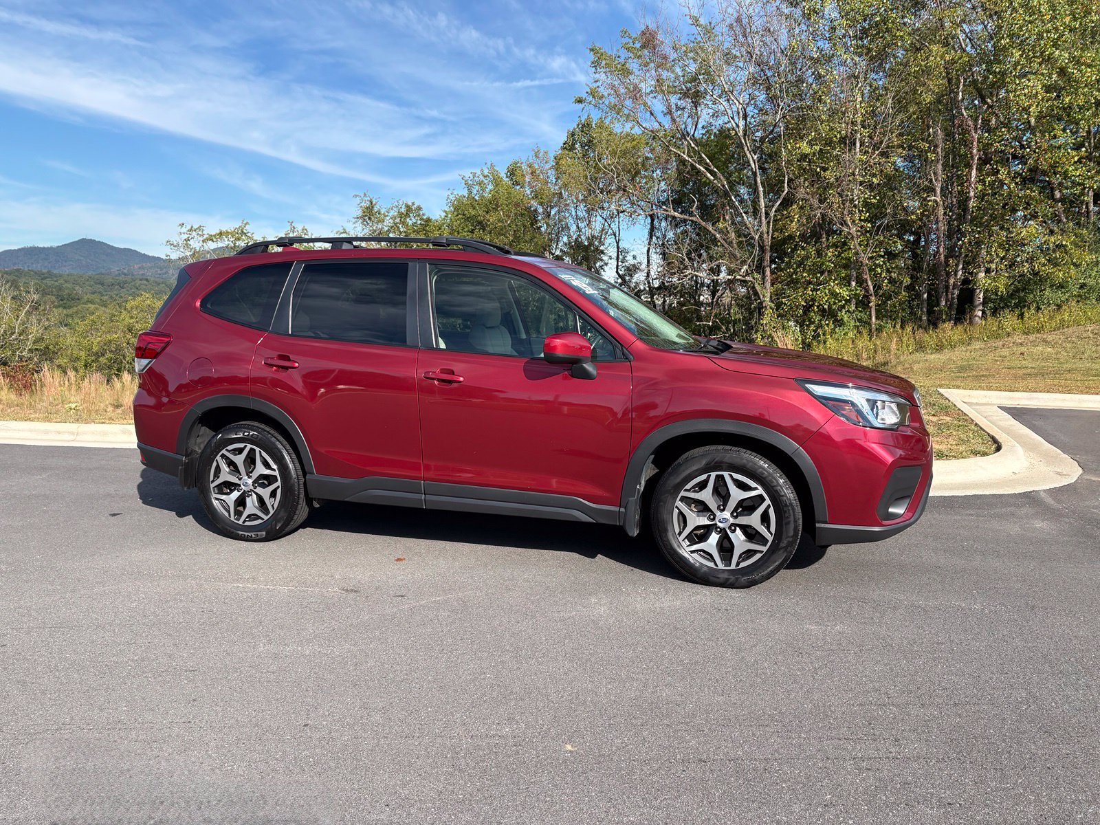 Used 2019 Subaru Forester Premium AWD/4WD image 7