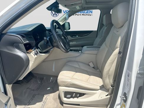 Used 2018 Cadillac Escalade ESV Luxury RWD image 23