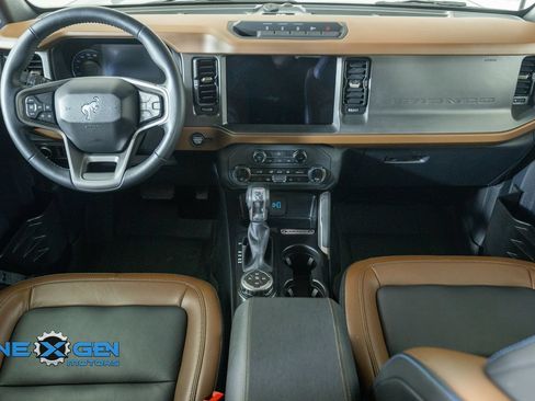 Used 2024 Ford Bronco Outer Banks AWD/4WD image 32