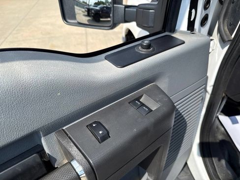 Used 2015 Ford F250 XL w/ Power Equipment Group AWD/4WD image 23