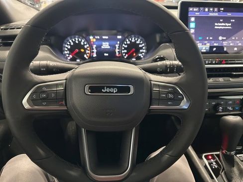 New 2025 Jeep Compass Latitude w/ Sun & Sound Group image 17