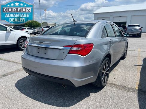 Used 2013 Chrysler 200 Touring w/ Cold Weather Group FWD image 7
