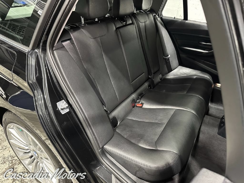 Used 2015 BMW 328i xDrive Wagon AWD/4WD image 12