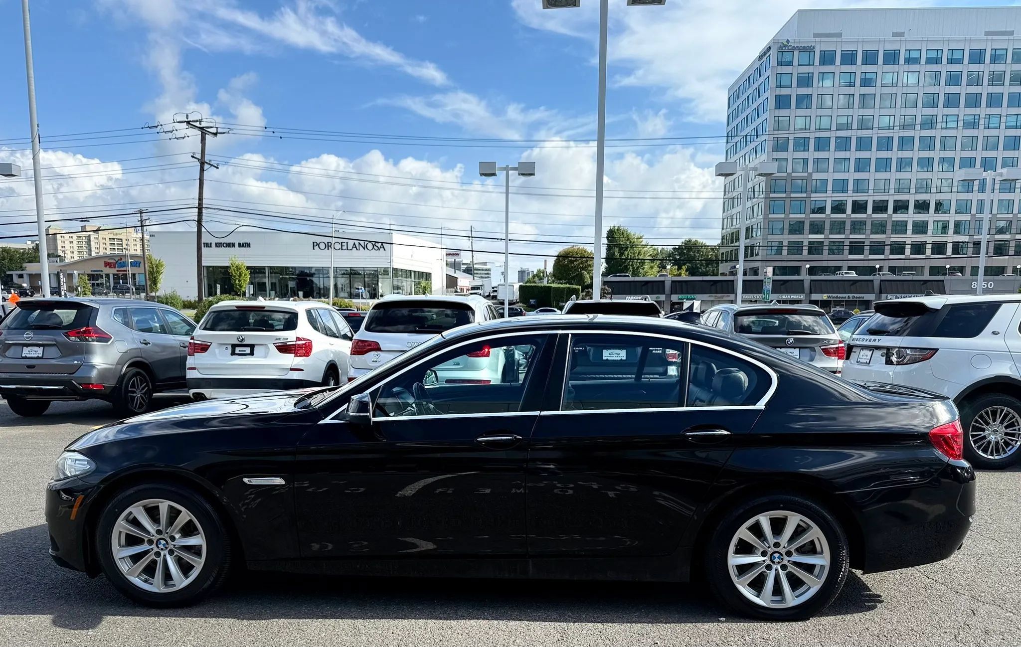Used 2016 BMW 528i xDrive Sedan AWD/4WD image 4