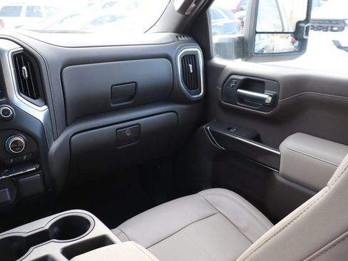 Used 2019 Chevrolet Silverado 1500 LTZ image 44