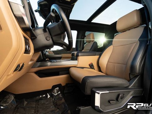 Used 2023 Ford F450 Lariat w/ FX4 Off-Road Package image 42