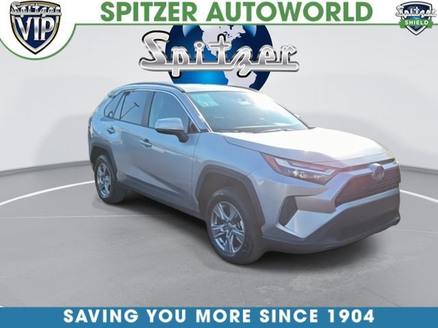 Used 2024 Toyota RAV4 XLE AWD/4WD image 2