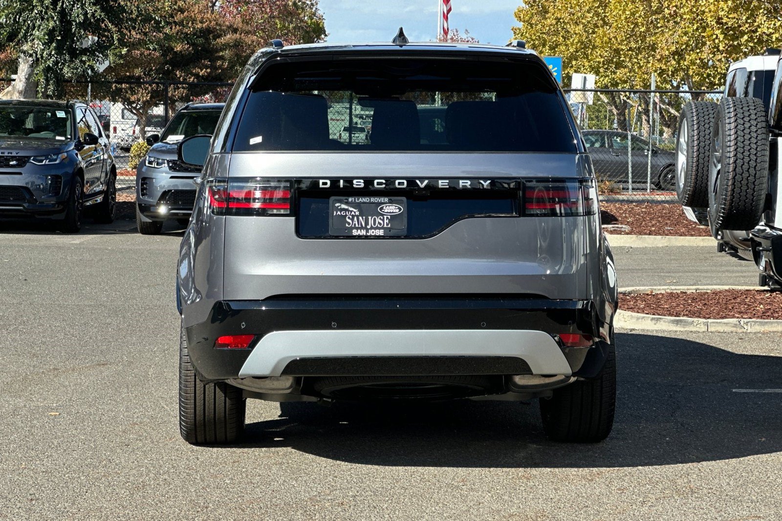 New 2026 Land Rover Discovery Limited Edition AWD/4WD image 11