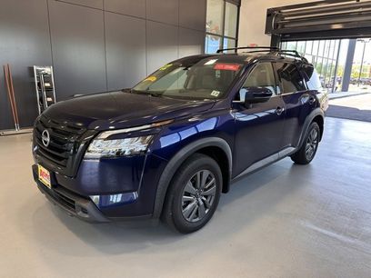 Certified 2022 Nissan Pathfinder SV w/ SV Black Package