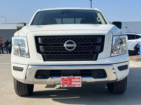Used 2023 Nissan Titan SV image 11
