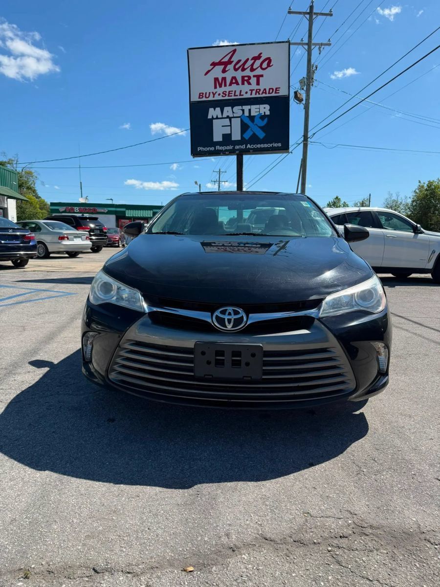 Used 2017 Toyota Camry LE FWD image 2