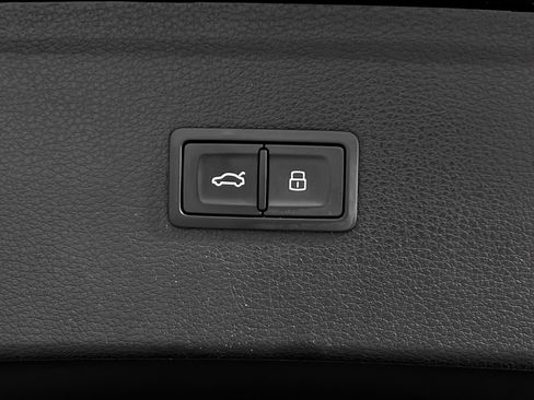 Certified 2023 Audi SQ5 Premium Plus w/ Premium Plus Package image 32