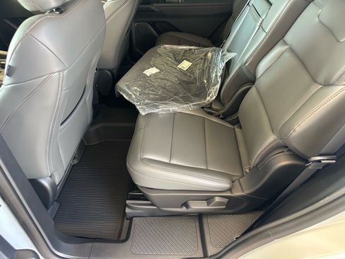 Certified 2026 Ford Explorer Active w/ Active Comfort Package RWD image 21