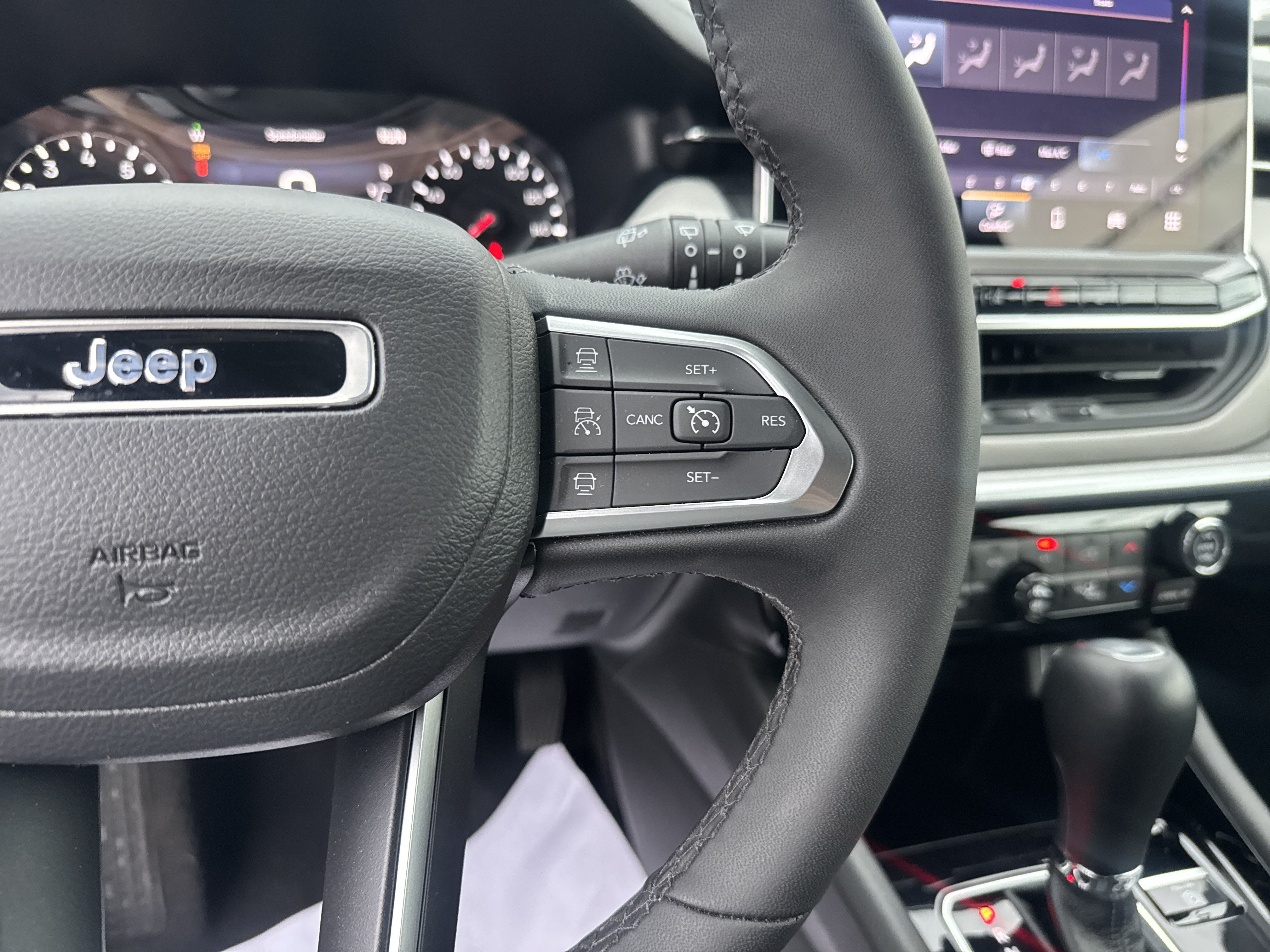 Used 2026 Jeep Compass Limited AWD/4WD image 19