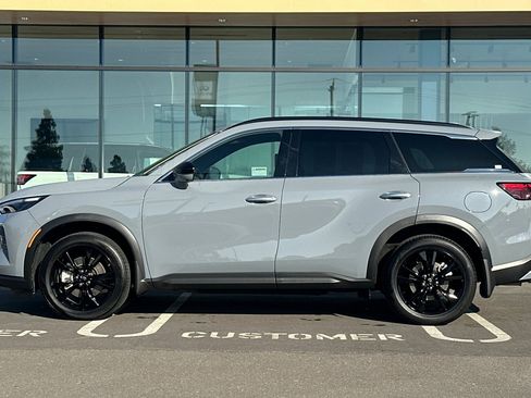 Certified 2025 INFINITI QX60 Luxe w/ Black Edition image 7