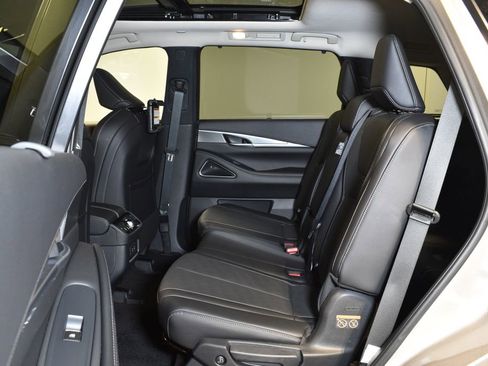 Certified 2026 INFINITI QX60 Luxe w/ Family Package image 28