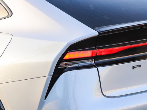 Certified 2025 Toyota Prius XLE image 10