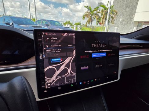 Used 2022 Tesla Model S AWD/4WD image 30