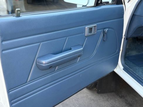 Used 1992 Toyota Pickup Deluxe AWD/4WD image 25