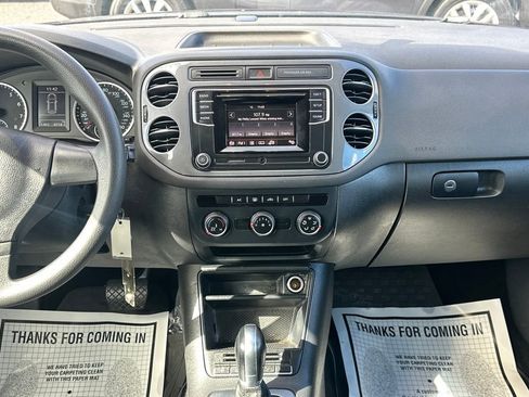 Used 2017 Volkswagen Tiguan S image 24
