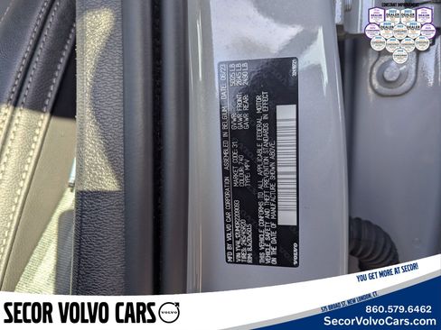 Certified 2024 Volvo XC40 B5 Ultimate w/ Climate Package image 26