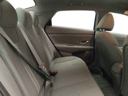 Used 2021 Hyundai Elantra SEL image 19