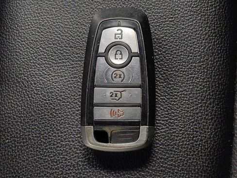 Used 2020 Ford Explorer XLT w/ Equipment Group 202A image 32