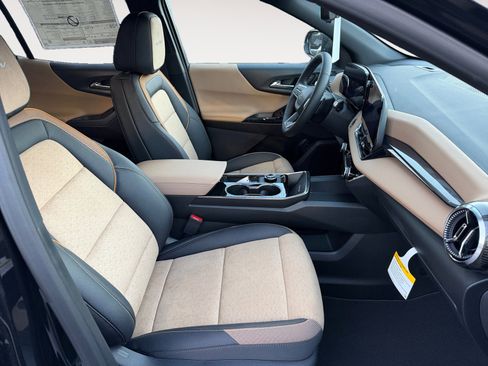 New 2026 Chevrolet Equinox ACTIV w/ Convenience Package III AWD/4WD image 15