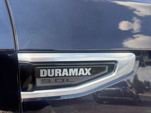 Used 2023 GMC Yukon XL Denali AWD/4WD image 33