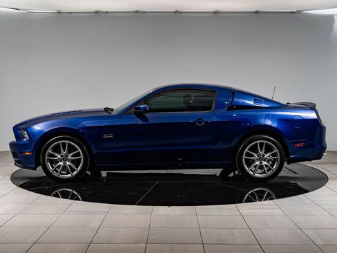 Used 2013 Ford Mustang GT Premium w/ Electronics Pkg RWD image 5