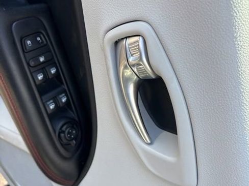 Used 2020 Jeep Compass Limited image 17