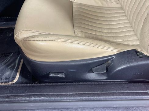 Used 2005 Ford Thunderbird RWD image 22