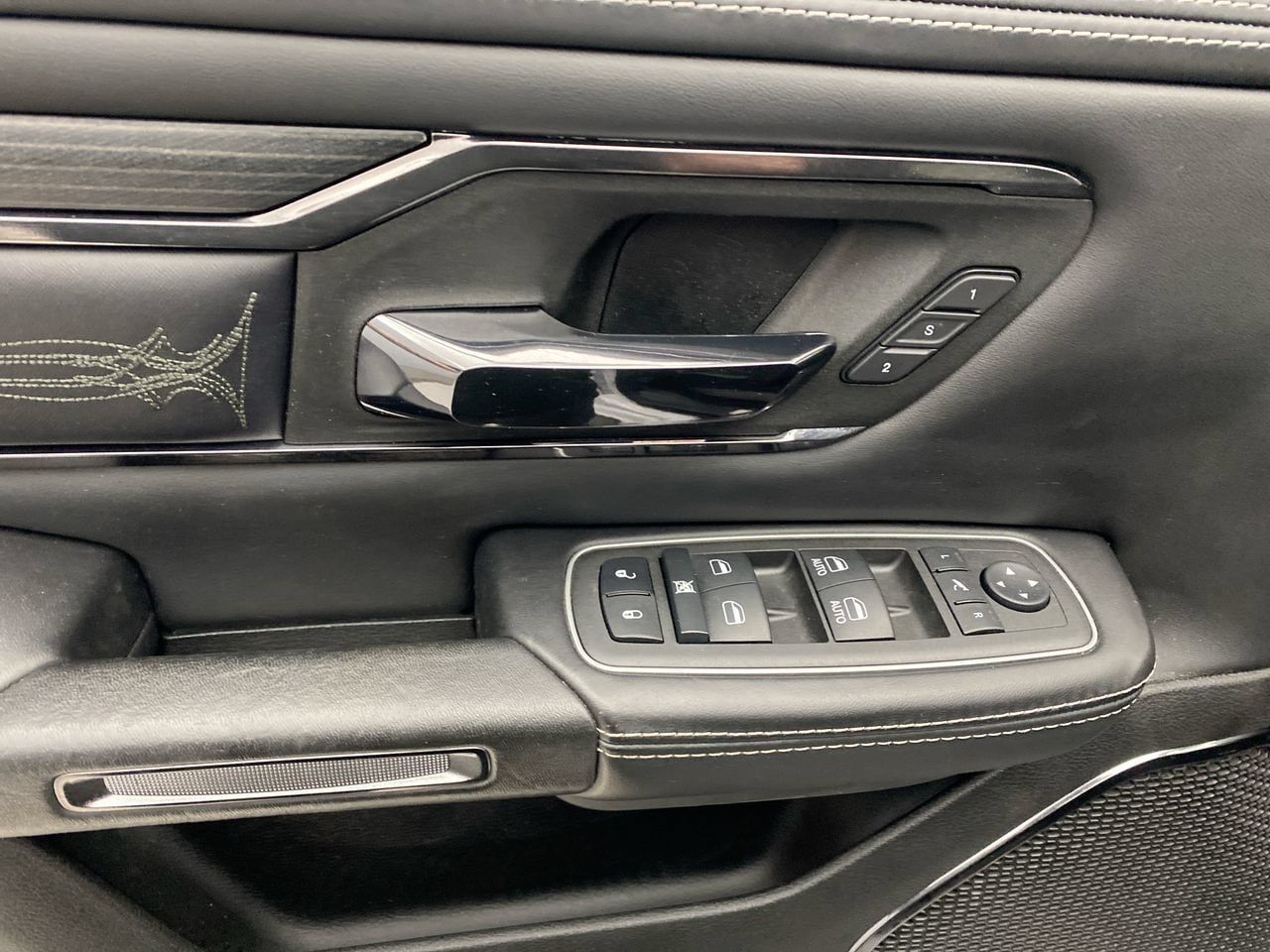 Used 2022 RAM 1500 Limited AWD/4WD image 12